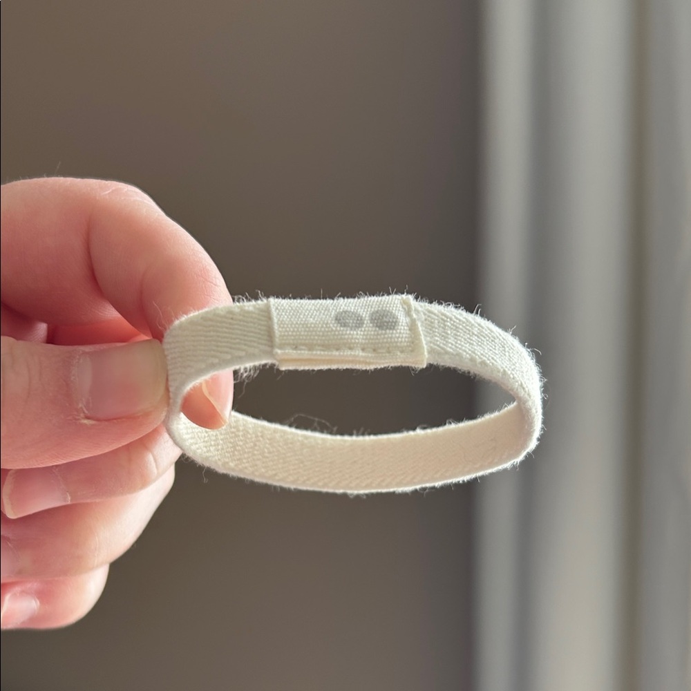 NWOT - Kooshoo compostable hair ties: white/cream